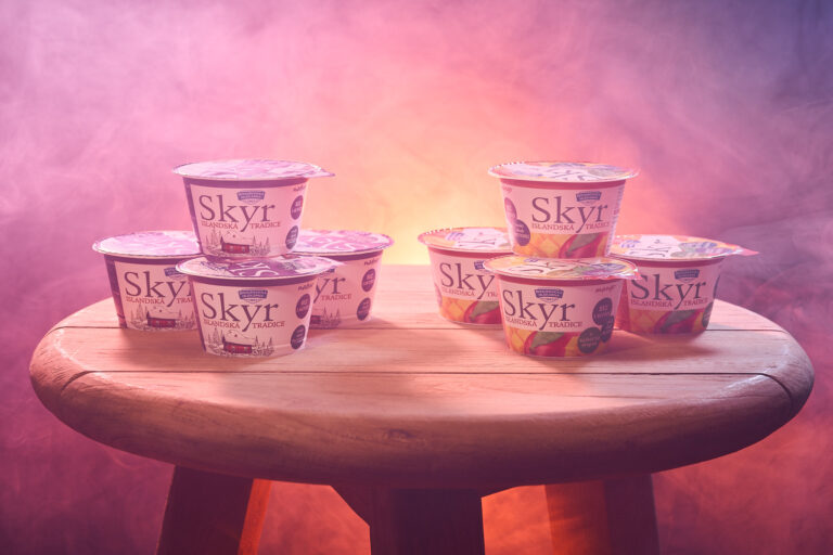 Konečně Skyr bez laktózy: ochutnáte natur, nebo mango?